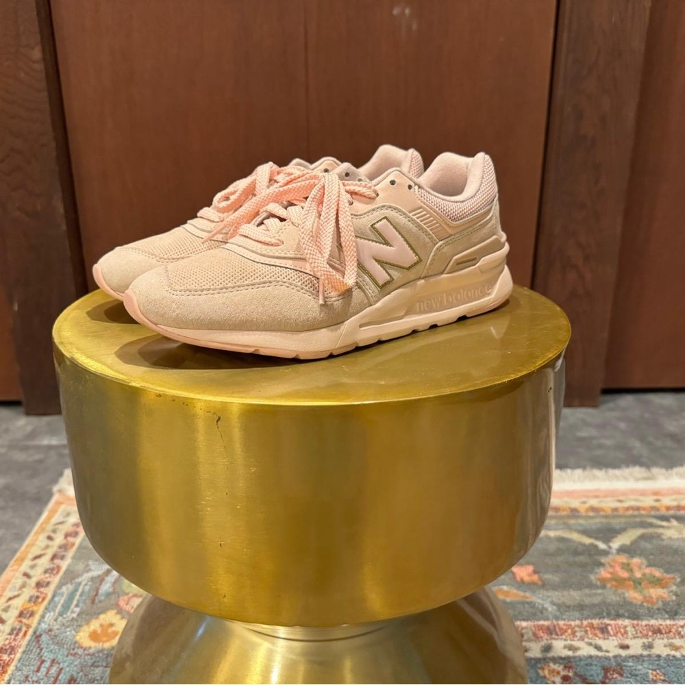 Women’s Pink New Balance 997H